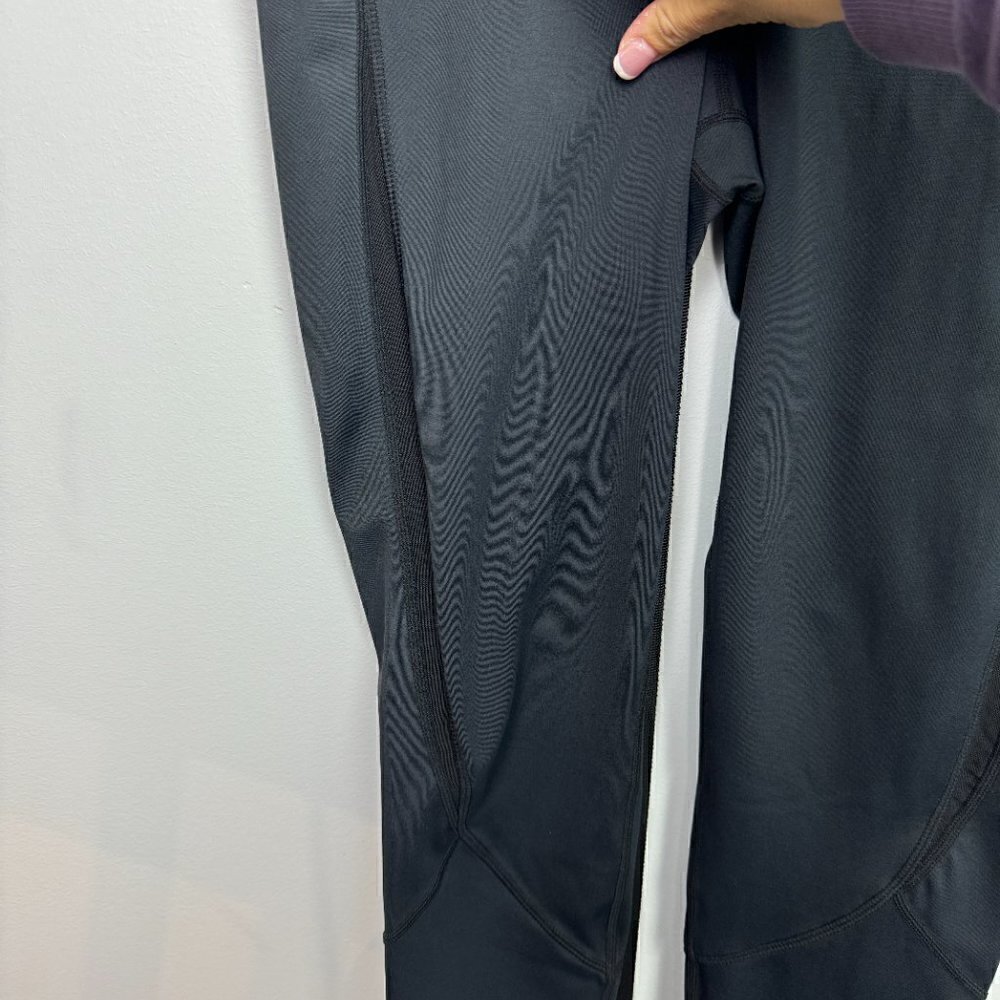 EUC - Zyia Light N Luxe Black Capris with Mesh Size 6-8 - Picture 3 of 9